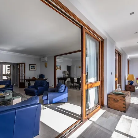 Front De Hyper Centre Lägenhet