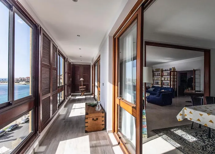 Front De Hyper Centre 아작시오