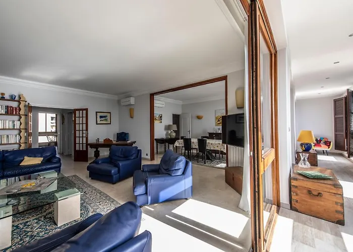 Front De Hyper Centre 아작시오