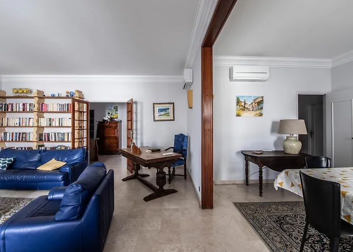 Front De Hyper Centre 아파트 아작시오