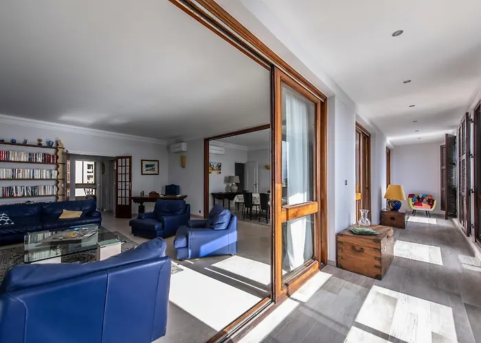 Front De Hyper Centre 아파트